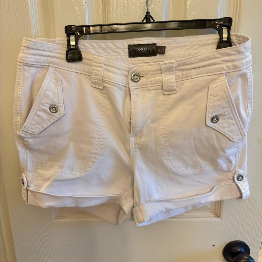 Torrid Light Cream Women's Cargo Shorts